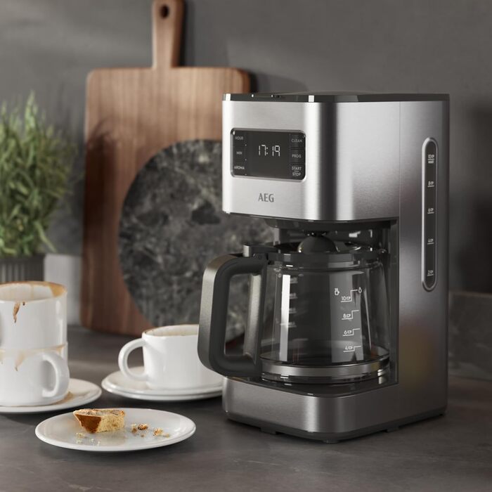 Кавоварка AEG CM5-1-6ST Deli 5, 1,5 л, нержавійка, таймер, підтримка тепла, авто-вимкнення, захист від протікання, індикатор рівня води