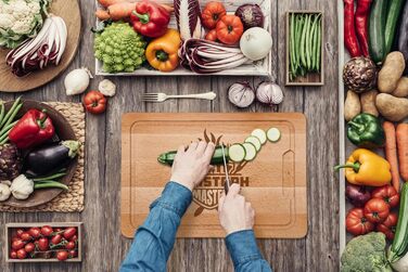 Cutting board with engraving, personalized from high-quality beechwood - grilling accessories, men's gift - Father's Day gift - grilling accessories as gifts for men - gifts for grillers