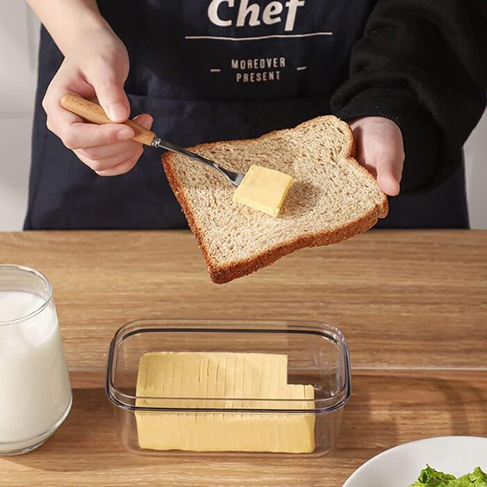 Plastic butter shaper, butter container with lid for the refrigerator, easily cuts two 113 ml sticks of butter