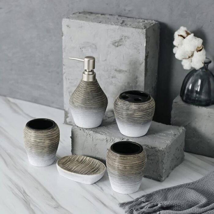 Набір аксесуарів для ванної кімнати в європейському стилі (5 шт.) з кераміки: дозатор для мила, тримач для зубних щіток, стакан, мильниця, сірники. Серія 'Retro', сірий, матовий.