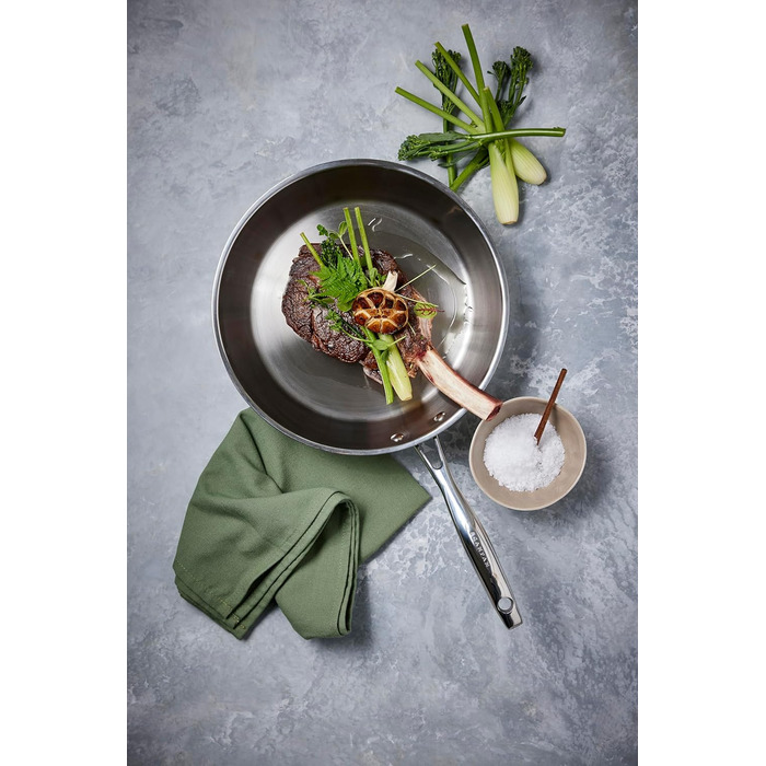 Набір сковорідок SCANPAN STS з нержавіючої сталі 20+28 см | Багатофункціональні сковороди з індукційним дном та алюмінієвим ядром, похилі борти | Сковороди для всіх типів плит | Можна використовувати в духовці (28 см)