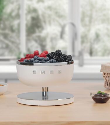 Цифрові кухонні ваги Smeg KSC01BLMWW зі знімною чашею з нержавіючої сталі, функція тари, 4 одиниці вимірювання, до 5 кг, чорні