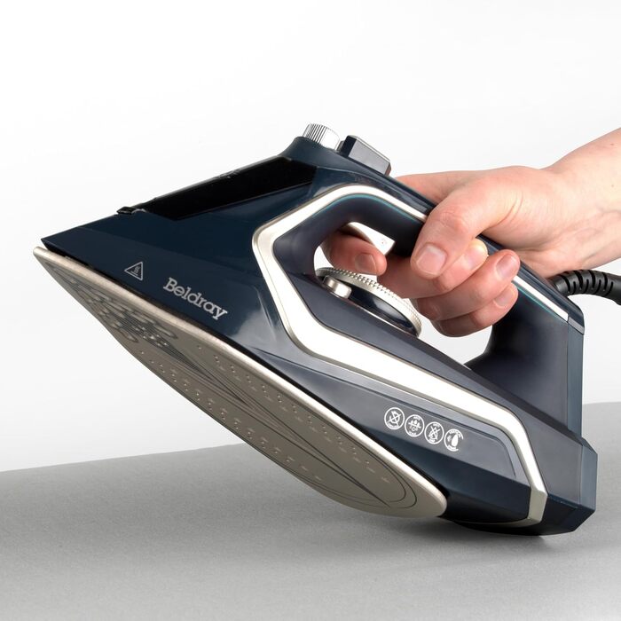 Праска Beldray 2600 Вт з керамічною підошвою з антипригарним покриттям, регулюванням температури та подачі пари, функцією самоочищення, резервуаром для води 280 мл, парою до 140 г/хв, висока потужність, шнур живлення EU
