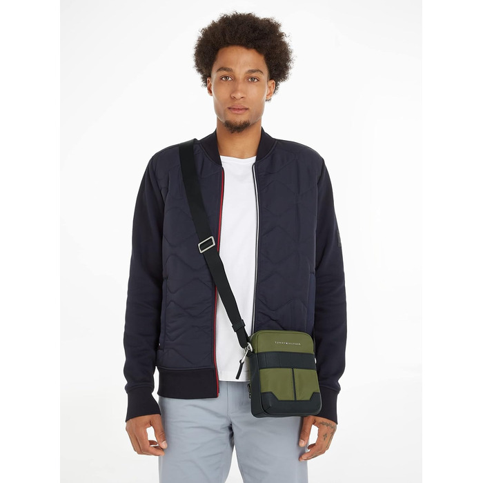 Чоловіча сумка-месенджер Tommy Hilfiger Elevated Nylon Mini Reporter (AM0AM10944), зелена (Mentor Green)