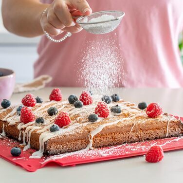 coox WUNDERFORM Frame MQ in Blue: The first foldable silicone cake pan for limitless baking creations - perfect for cakes, bread, and casseroles