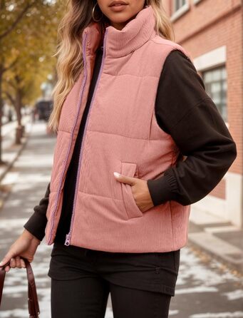 Жіноча тепла безрукавка FEOYA: коротка, з високим коміром, утеплена, рожевого кольору