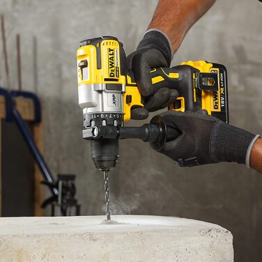 Акумуляторний шуруповерт DeWalt 18 V DCD991NT-XJ