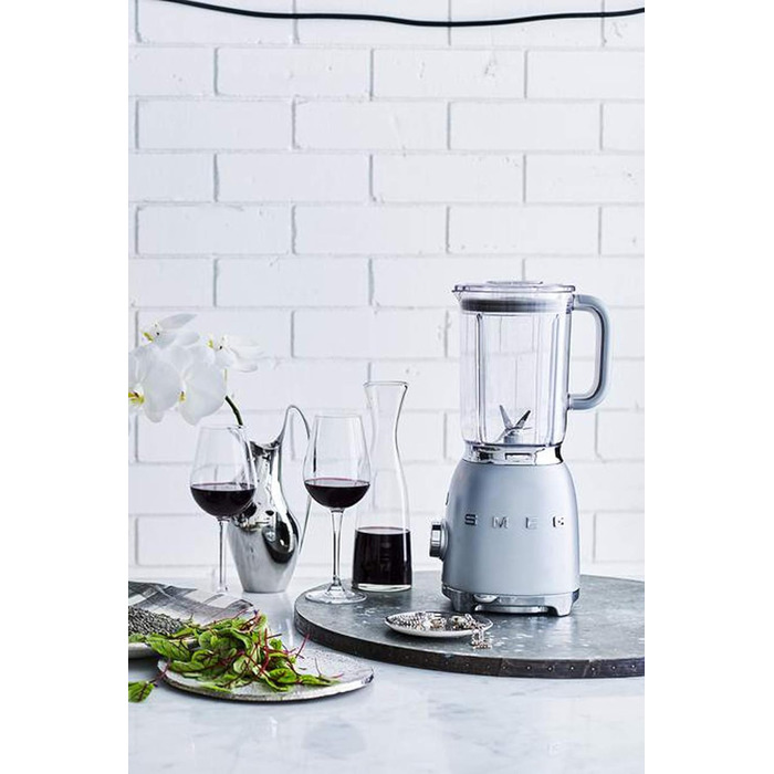 SMEG, BLF01SVEU 1.5 l Standmixer, 4 speed settings, 3 automatic programs, Detachable double blade, Transparent lid opening with dosing cap, Non-slip base, 800W, Silver
