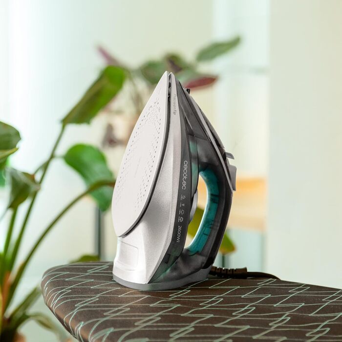 Праска Cecotec IronHero 3100 бездротова, 3100 Вт, Power Steam, 35 г/хв, 190 г імпульс, Turbo Slide підошва, автовимкнення