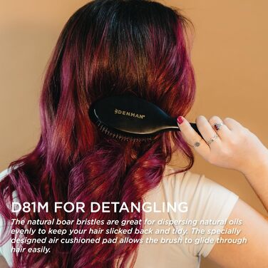 Щітка для волосся Denman Cushion Brush (Medium) з м'якими щетинами нейлону та щетиною кабана - розплутування та блиск, додає блиск волоссю, м'яко розгладжує та розплутує кучері та вибиваючі пасма – чорна, D81M