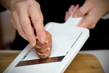 Набір для нарізки овочів Fackelmann з контейнером для залишків – овочерізка з двосторонньою нержавіючою сталлю, преміум-якість, білий/чорний, 1 шт.