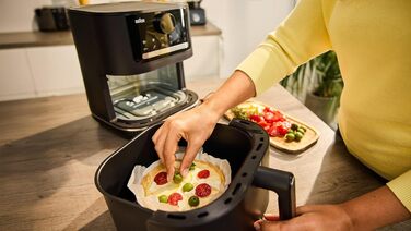 Фритюрниця електрична Braun MultiFry 5 HF5030 6л з технологією RealAir, чорна - Аерофритюрниця без PFAS, сенсорне управління, 1700 Вт