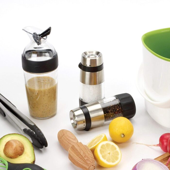 Перцемолка OXO Good Grips Elegante з нержавіючої сталі, чорна
