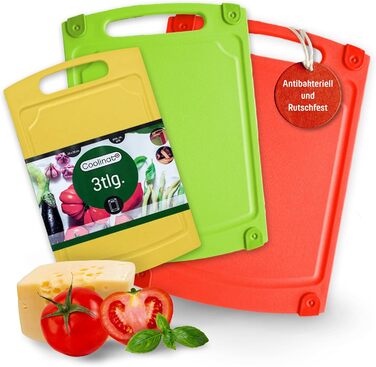 Набір кухонних дощок Coolinato з пластику сірого кольору (S/M/L) – 3 шт. з антибактеріальним покриттям, канавкою для соку, неслизькими кутиками та ручкою. Ідеально для гігієнічного розділення продуктів. Можна мити в посудомийній машині.