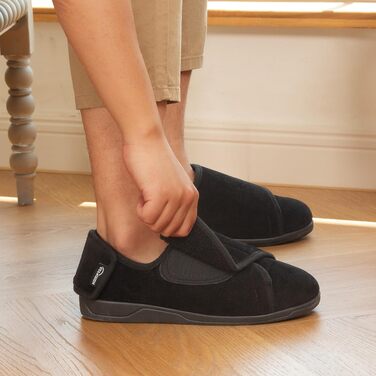 Чоловічі домашні капці HomeTop з закритою п'яткою, пам'яттюю піною (Memory Foam) та регульованою шириною на липучках, чорні, розмір 45 EU