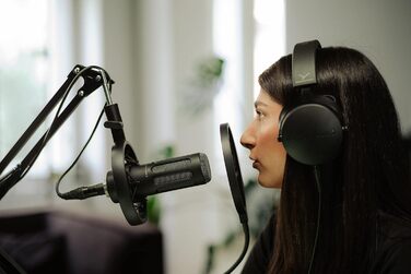M 70 PRO X: Динамічний мікрофон для стрімінгу та подкастингу з XLR, Pop-фільтр та підвіс