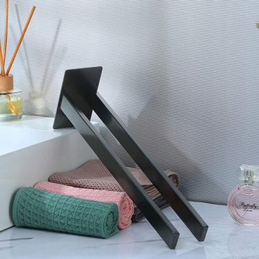 Самоклеючий настінний тримач для рушників у ванну кімнату, чорний (без свердління)