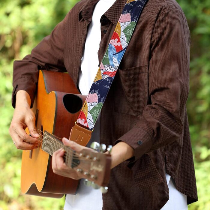 Японський гітарний ремінь Nefelibata з бавовни для акустичної гітари, укулеле, адаптер для голівки грифа в подарунок, медіатори та замок для ременя, регульована довжина 38'-64' (Бурхливі гори)