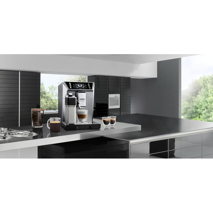 De'Longhi PrimaDonna Class ECAM 550.85.MS fully automatic coffee machine with LatteCrema milk system, cappuccino and espresso at the touch of a button, 3.5 inch TFT color display and app control, silver