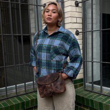 Сумка через плече Berliner Bags Catalina Vintage з натуральної шкіри (Earth) середнього розміру. Жіноча сумка-месенджер з магнітною застібкою