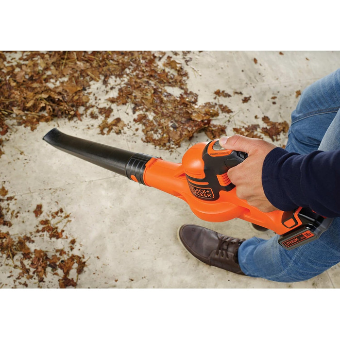 Black+Decker Cordless Leaf Blower GWC1820PCB (18 Volt, up to 209 km/h blowing speed, effortlessly removes dirt and leaves, with PowerCommand, delivered without battery and charger)