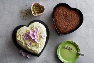 Форма-серце для випічки Le Creuset, антипригарна, 24,8×23,8×6,9 см, сталева, для кислого тіста, антрацит/помаранчева