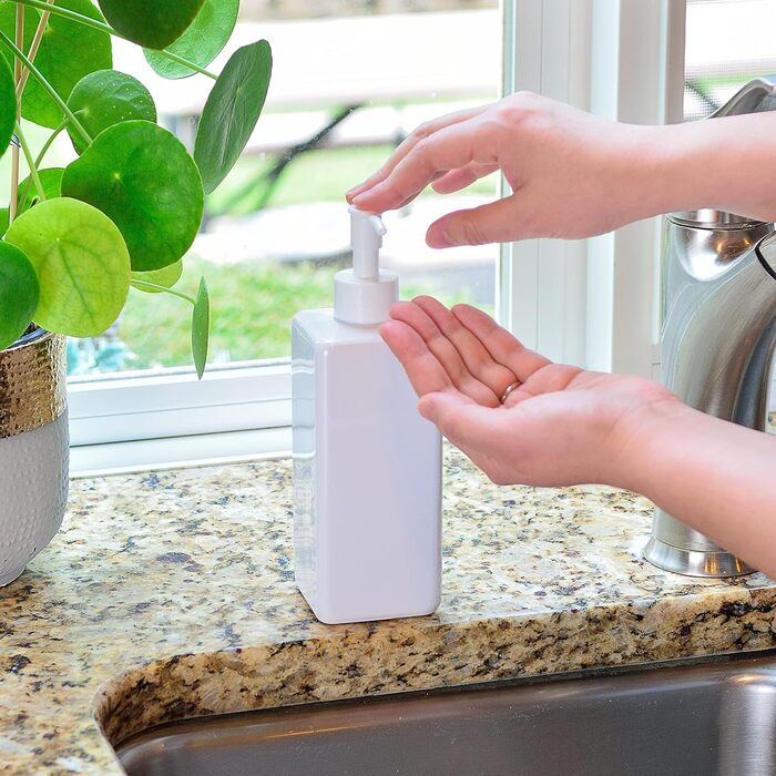 Набір Youngever 5 шт. по 500 мл: флакони-помпи для шампуню, мила, лосьйонів. Багаторазові диспенсери з пластику. Білий колір.