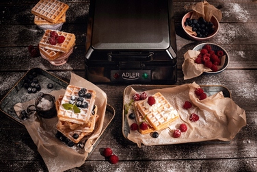 Вафельниця ADLER AD3036, 1500 Вт, сріблястий/сірий